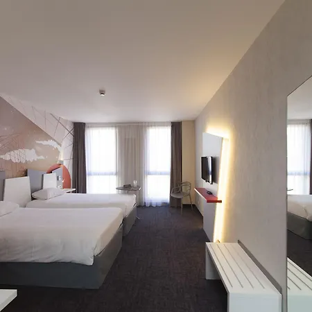 Ibis Styles Centre Hotel 3*