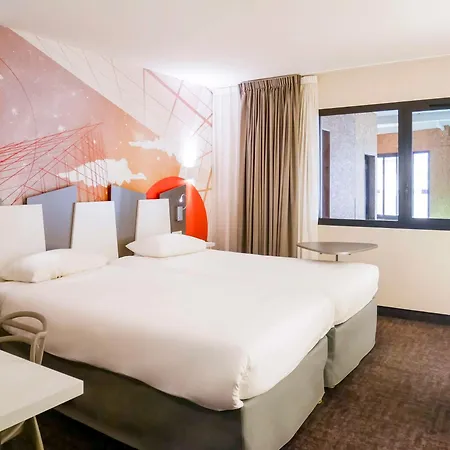 Ibis Styles Centre Отель Пуатье