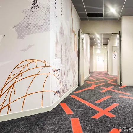 Ibis Styles Centre 3* Пуатье
