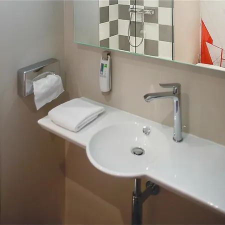 Hotel Ibis Styles Centre 3*