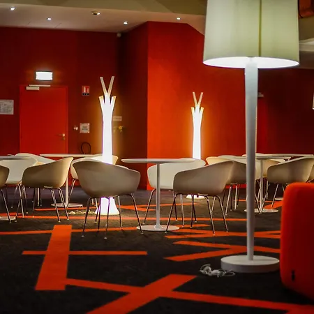 Отель Ibis Styles Centre 3*