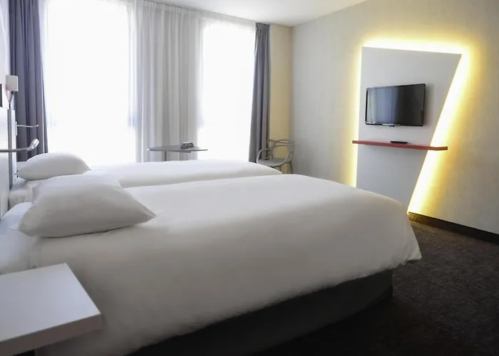 Ibis Styles Centre Hotel 3*