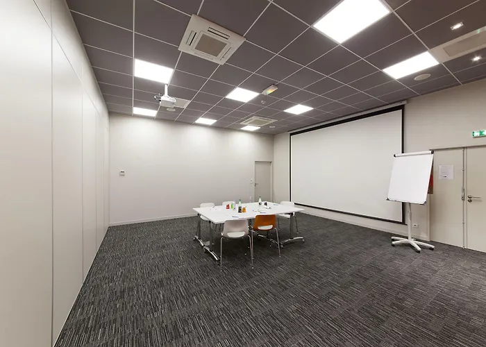 Ibis Styles Centre 3*